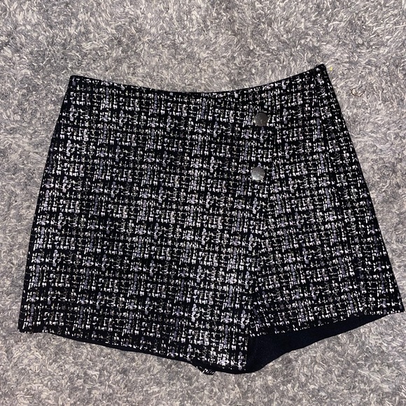 Zara Silver and Black Metallic Skirt with Shorts size Medium - Picture 2 of 5